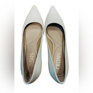 Delman Women's Off White Pumps w/ Box Size 9M Worn Once